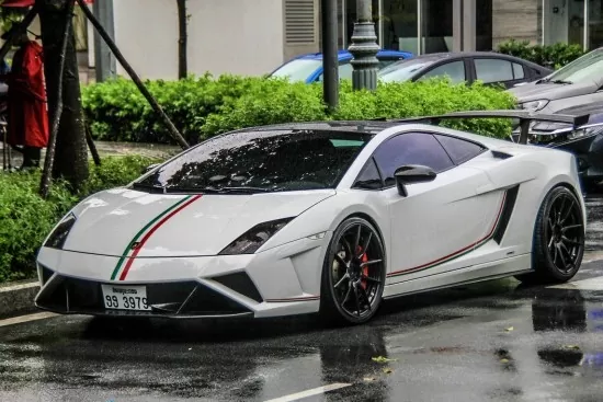 mobil mewah di indonesia dan pemiliknya - Laborghini Gallardo