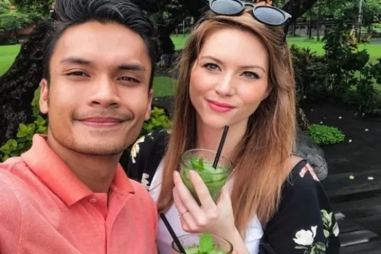 artis yang menikah dengan bule - Randy Pangalila