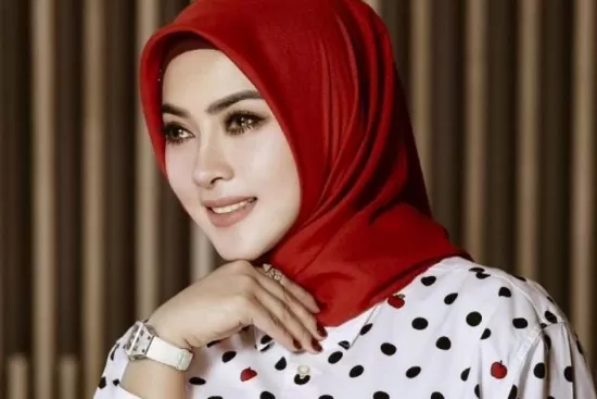 artis indonesia yang berasal dari keluarga kaya raya - Syahrini