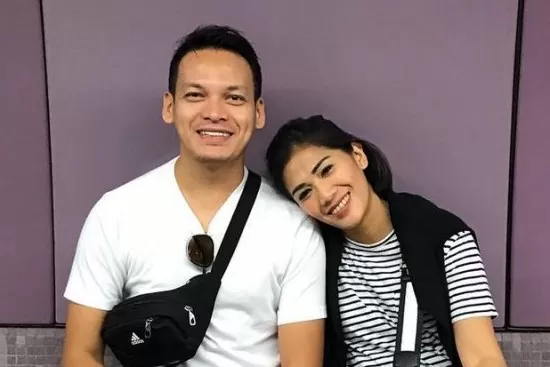 artis indonesia yang menikah dengan orang biasa - Ben Joshua