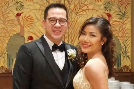 artis indonesia yang menikah dengan orang biasa - Ari Wibowo